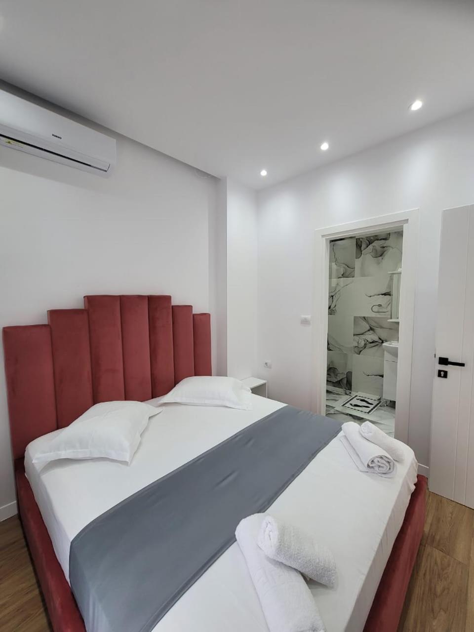 Luxury Room'S By Lika Sarandë Exterior foto